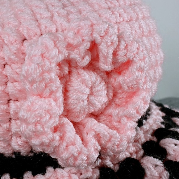 Handmade Crochet Flower Bucket Hat OS Pink Black Coquette Y2K Scalloped Brim - Picture 5 of 10